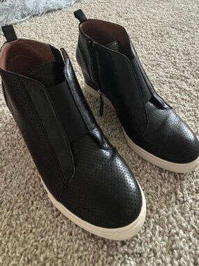 Linea Paolo Wedge Ankle Leather Women Boots Size 5 M